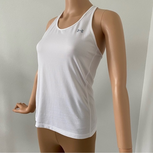 WOMEN’S racer back under armor top in small - Picture 7 of 7